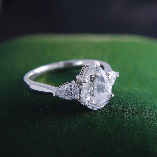 Elegant 2 Carat Pear-Cut Diamond Ring – D-E Color, VS1-VVS2 Clarity in 14k Gold