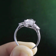 Elegant 2 Carat Pear-Cut Diamond Ring – D-E Color, VS1-VVS2 Clarity in 14k Gold