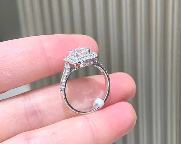 Elegant 3 Carat Round Diamond Ring with Band – D-E Color, VS1-VVS2 Clarity