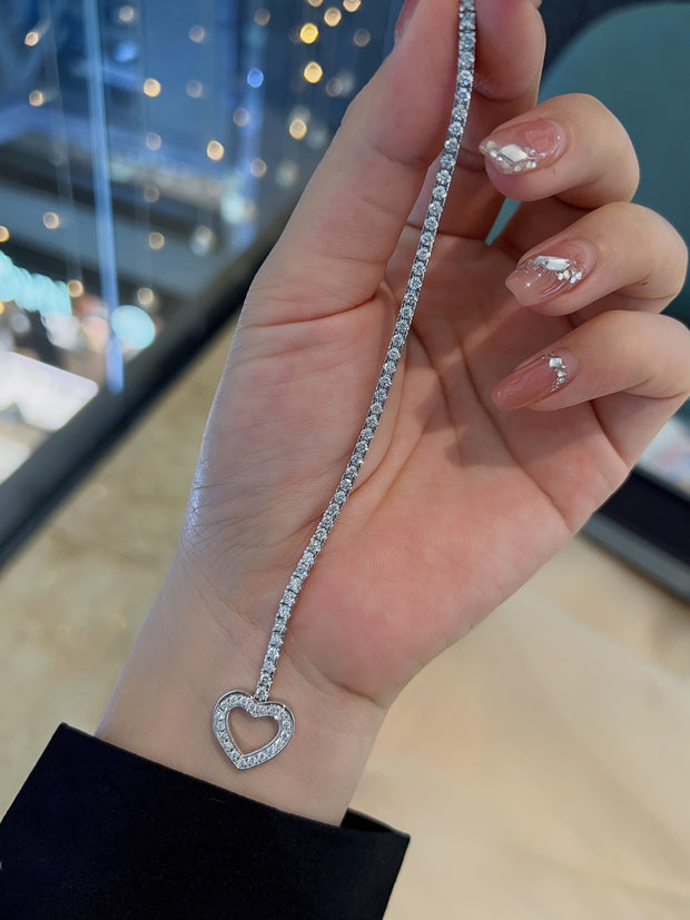 14K White Gold Four-Prong Heart Design Tennis Bracelet – D–E Color, VS1–VVS2