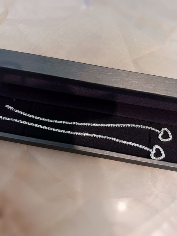 14K White Gold Four-Prong Heart Design Tennis Bracelet – D–E Color, VS1–VVS2