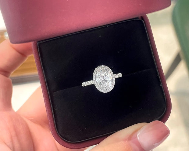 14K White Gold Lab Grown Diamond Ring in 2.02 CT Oval Diamond – D-E VS1-VVS2