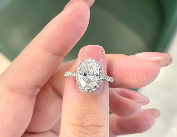 14K White Gold Lab Grown Diamond Ring in 2.02 CT Oval Diamond – D-E VS1-VVS2