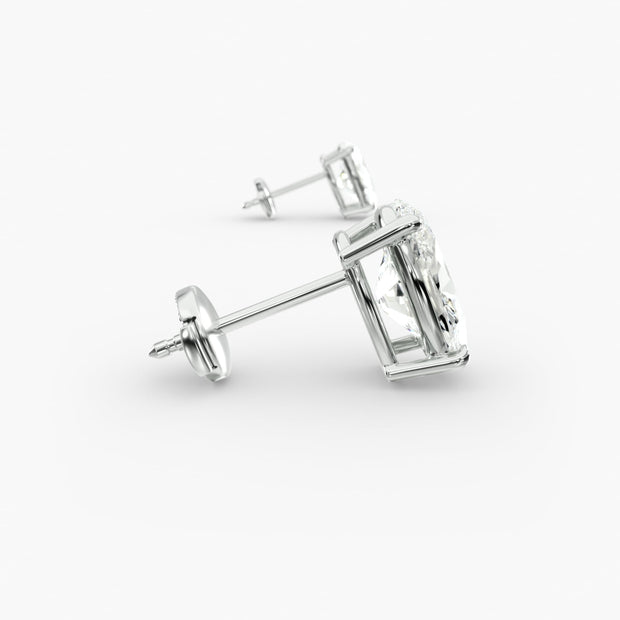 Timeless Oval Cut Custom Diamond Stud Earring Settings in 14K Gold – D–E Color, VS1–VVS2 Clarity