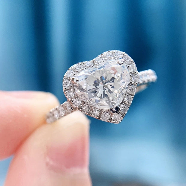 Exquisite 5 Carat Heart Shaped Ring – D-E Color, VS1-VVS2 in 14K White Gold