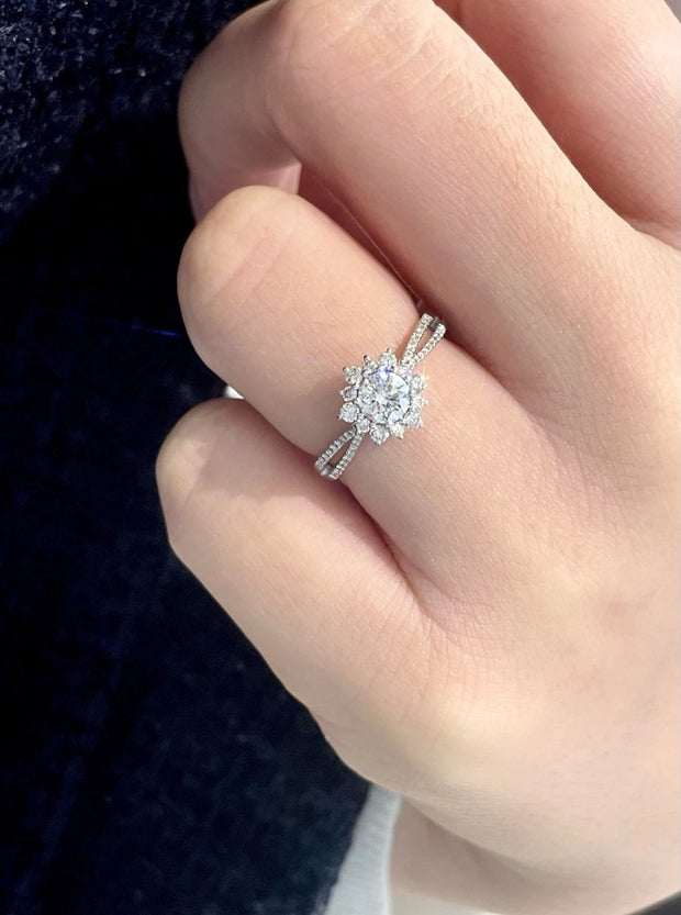 Luxurious Lab Grown Sunflower Diamond Ring 0.40 CTW 14K White Gold D E VVS2