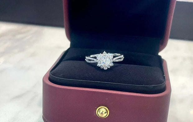 Luxurious Lab Grown Sunflower Diamond Ring 0.40 CTW 14K White Gold D E VVS2