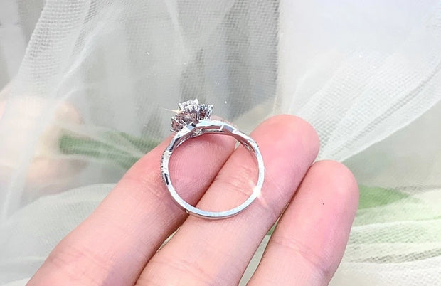 1.5 Carat Oval Shaped Diamond Ring–D-E Color, VS1-VVS2 Clarity in 14k White Gold