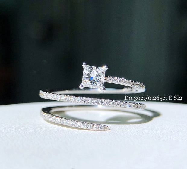 Lab-Grown 0.30 Ct Princess-Cut Diamond Three-Row Band Ring – 14K White Gold