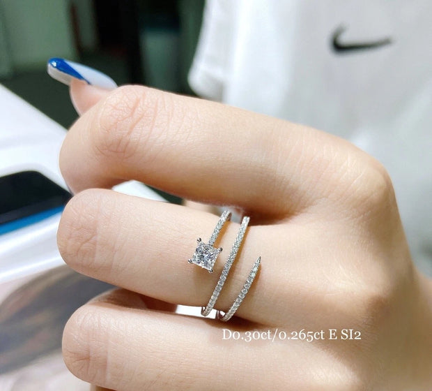Lab-Grown 0.30 Ct Princess-Cut Diamond Three-Row Band Ring – 14K White Gold