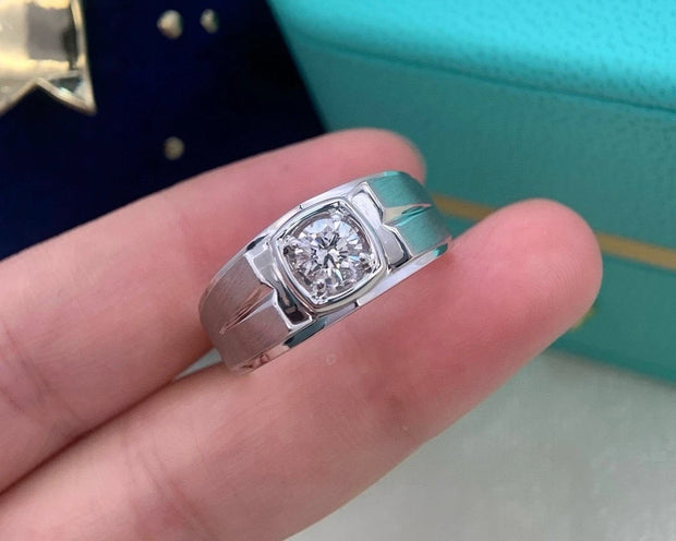 Luxury 0.53 ct Lab-Grown Diamond Men’s Ring – D–E, VS1–VVS2, 14K White Gold