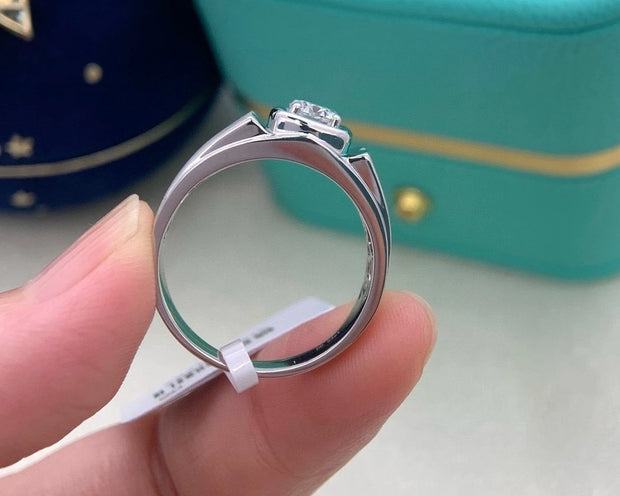 Luxury 0.53 ct Lab-Grown Diamond Men’s Ring – D–E, VS1–VVS2, 14K White Gold