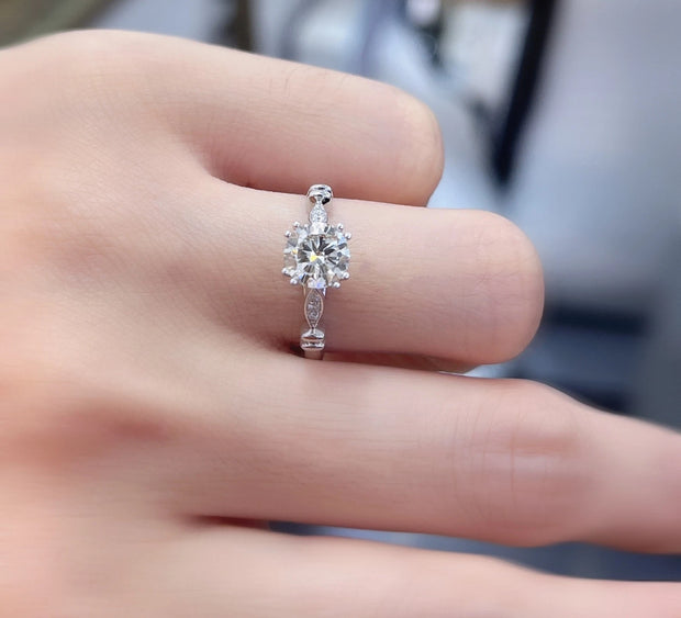 Elegant Lab-Grown Diamond Ring Approx. 1 CT 14K White Gold