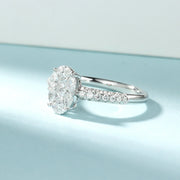 Lab-Grown Oval Cluster Diamond Ring 1.50 CTW D-E VS1/VVS2 in 14K White Gold