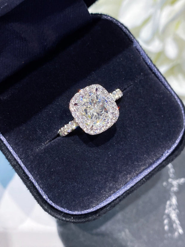 Lab-Grown 3.01 CTW Cushion-Cut Diamond Ring – 14K D–E VVS2 White Gold