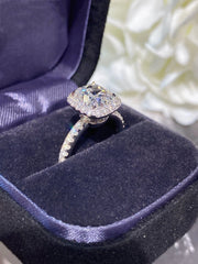 Lab-Grown 3.01 CTW Cushion-Cut Diamond Ring – 14K D–E VVS2 White Gold